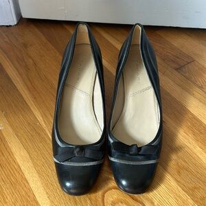 Tahari black pumps